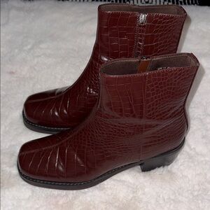 Men’s size 12 brown crocodile platform square toe boots